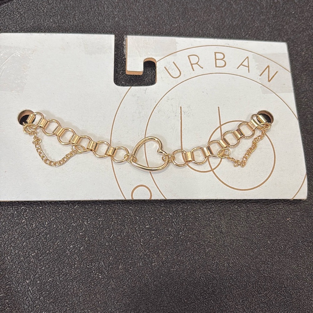 Urban outfitters necklace heart